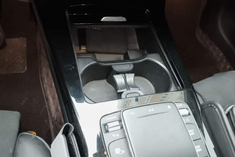 Used Mercedes-Benz A-Class 2020 Restyled A 200 L Sport Sedan Fashion Version Gear Lever