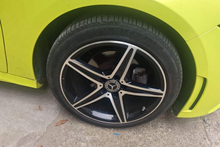 Used Mercedes-Benz A-Class 2020 A 200 L Sport Sedan Right Front Wheel Hub