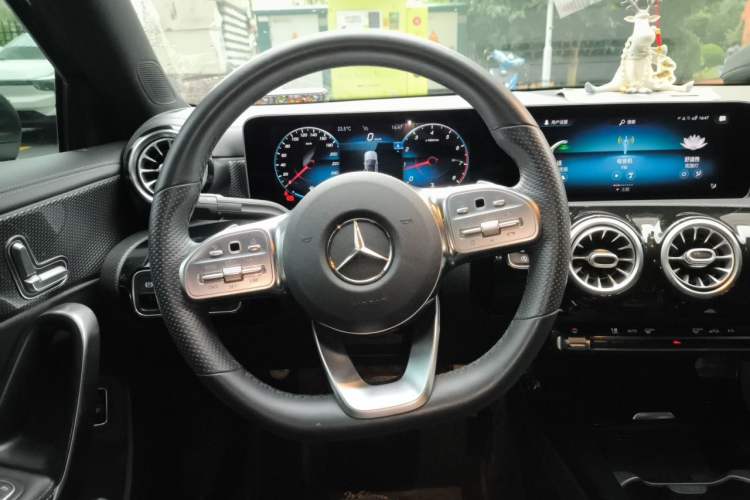 Used Mercedes-Benz A-Class 2020 Restyled A 200 L Sport Sedan Fashion Version Steering Wheel