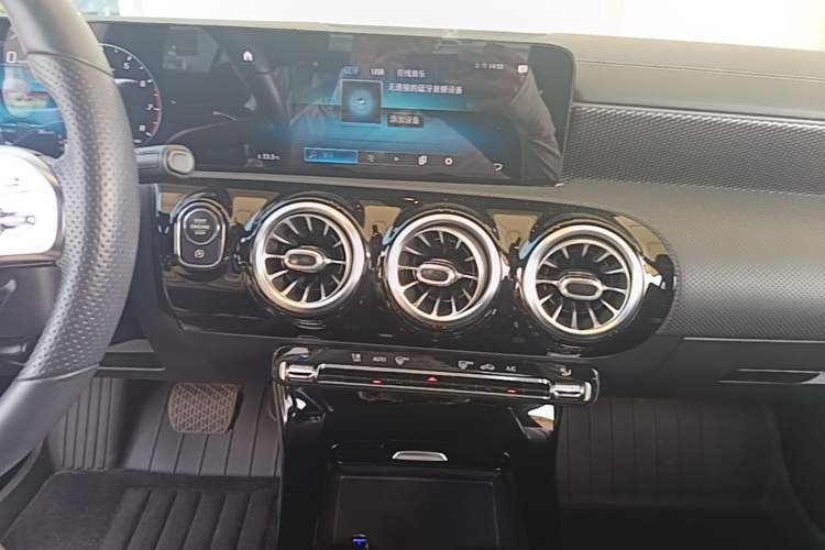 Used Mercedes-Benz A-Class 2020 Restyled A 200 L Sport Sedan Fashion Version Audio And AC Panel