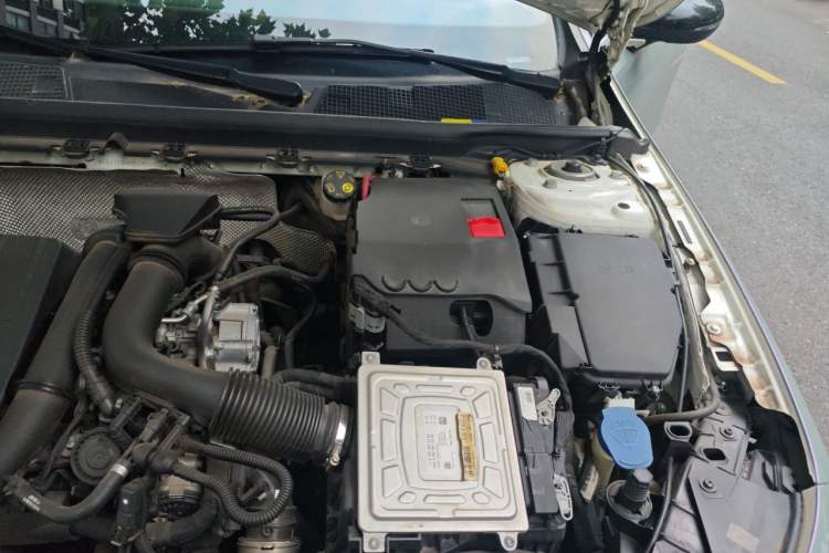 Used Mercedes-Benz A-Class 2020 A 200 L Sport Sedan Engine Bay Left