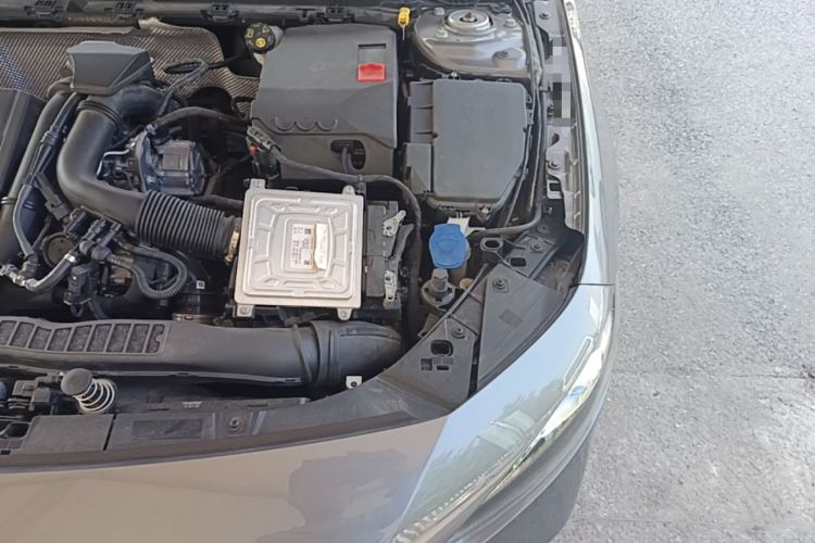 Used Mercedes-Benz A-Class 2020 Restyled A 200 L Sport Sedan Fashion Version Engine Bay Left