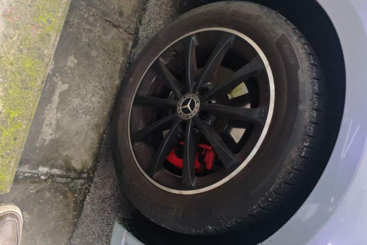 Used Mercedes-Benz A-Class 2020 A 200 L Sport Sedan Right Front Wheel Hub