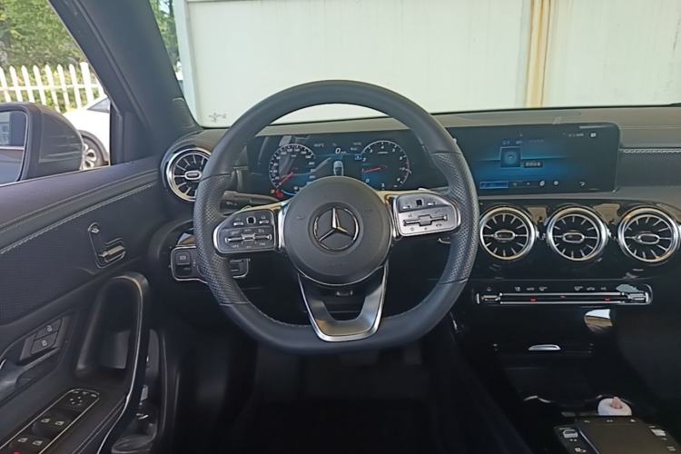 Used Mercedes-Benz A-Class 2020 Restyled A 200 L Sport Sedan Fashion Version Steering Wheel