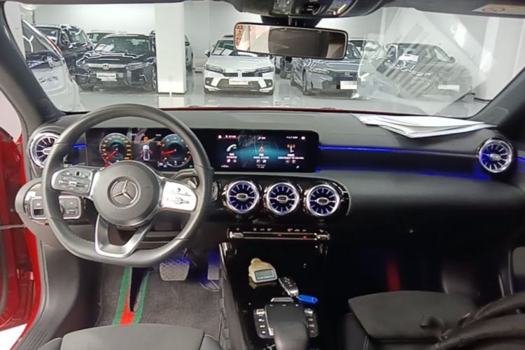 Used Mercedes-Benz A-Class 2020 Restyled A 200 L Sport Sedan Fashion Version Center Console