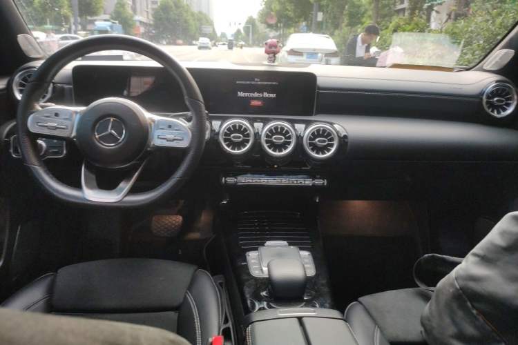 Used Mercedes-Benz A-Class 2020 Restyled A 200 L Sport Sedan Fashion Version Center Console