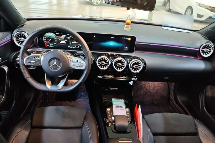 Used Mercedes-Benz A-Class 2020 Restyled A 200 L Sport Sedan Fashion Version Center Console