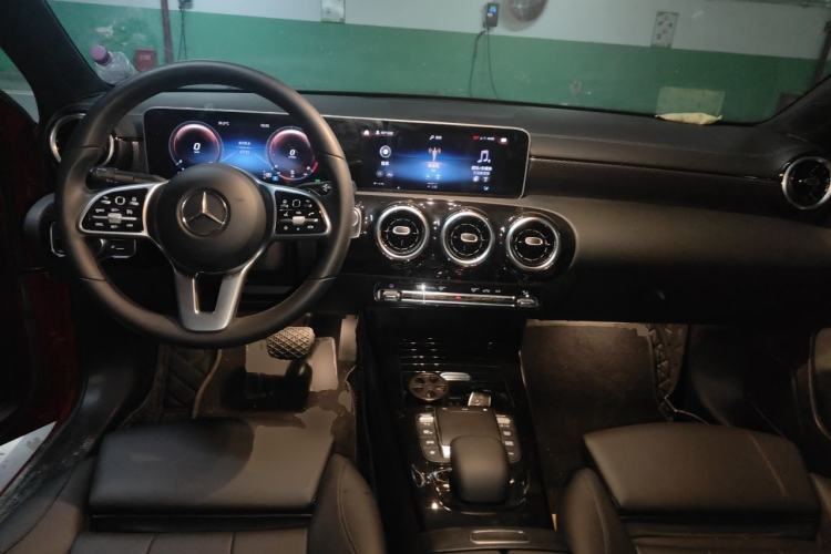 Used Mercedes-Benz A-Class 2020 Restyled A 200 L Sport Sedan Fashion Version Center Console