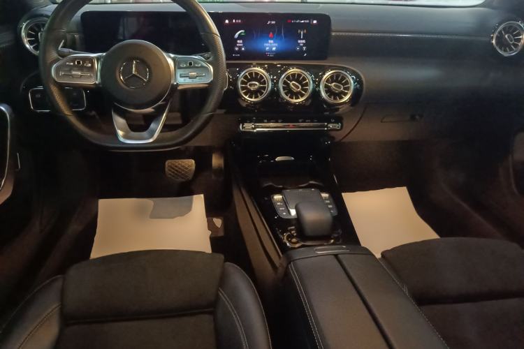 Used Mercedes-Benz A-Class 2020 Restyled A 200 L Sport Sedan Fashion Version Center Console