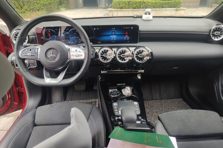 Used Mercedes-Benz A-Class 2020 Restyled A 200 L Sport Sedan Fashion Version Center Console