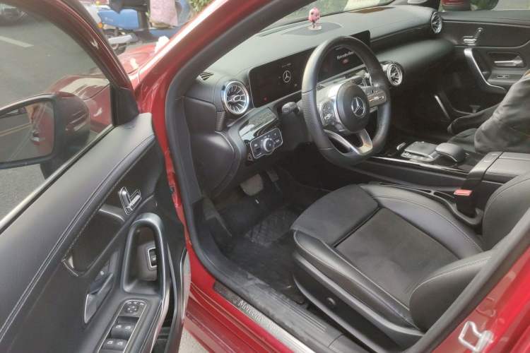 Used Mercedes-Benz A-Class 2020 Restyled A 200 L Sport Sedan Fashion Version Driver Seat