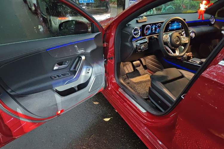 Used Mercedes-Benz A-Class 2020 Restyled A 200 L Sport Sedan Fashion Version Driver Seat