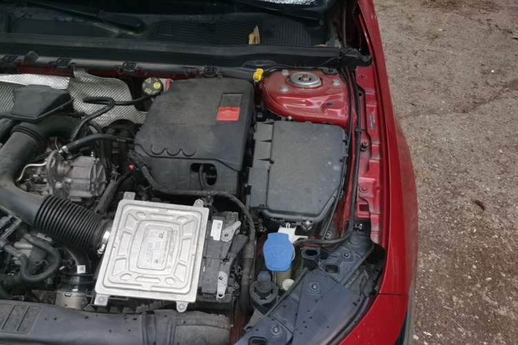 Used Mercedes-Benz A-Class 2020 A 200 L Sport Sedan Engine Bay Left