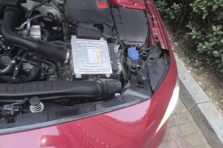 Used Mercedes-Benz A-Class 2020 A 200 L Sport Sedan Engine Bay Left