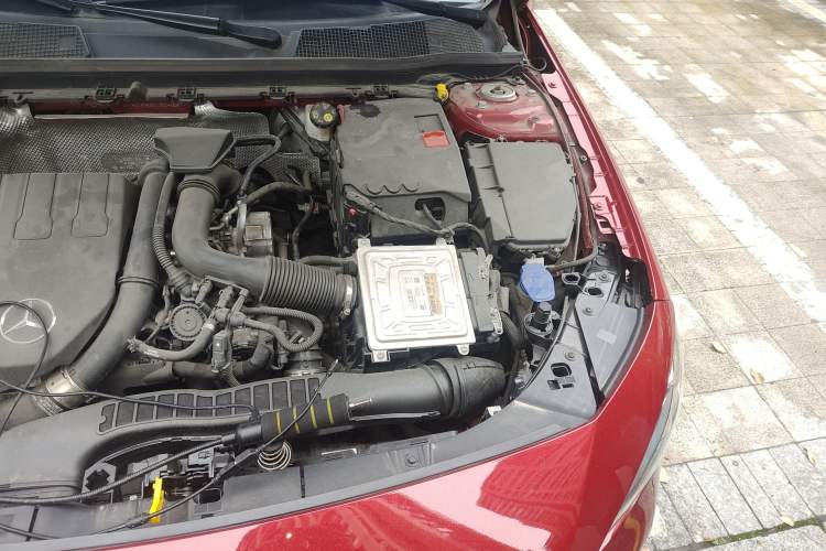 Used Mercedes-Benz A-Class 2020 Restyled A 200 L Sport Sedan Fashion Version Engine Bay Left