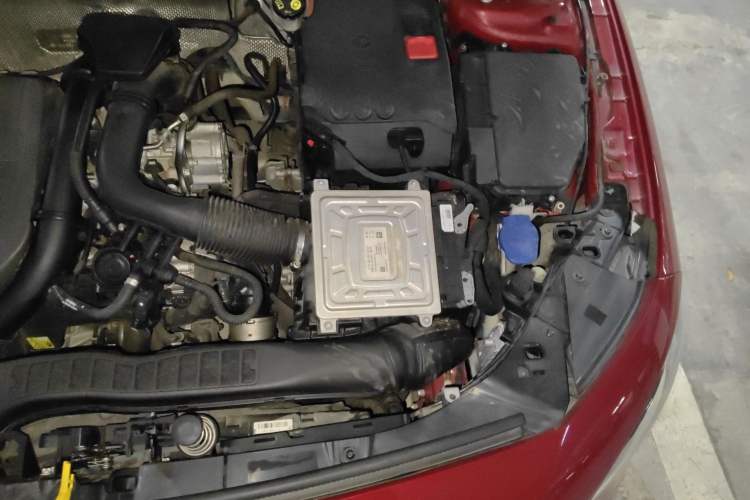 Used Mercedes-Benz A-Class 2020 A 200 L Sport Sedan Engine Bay Left