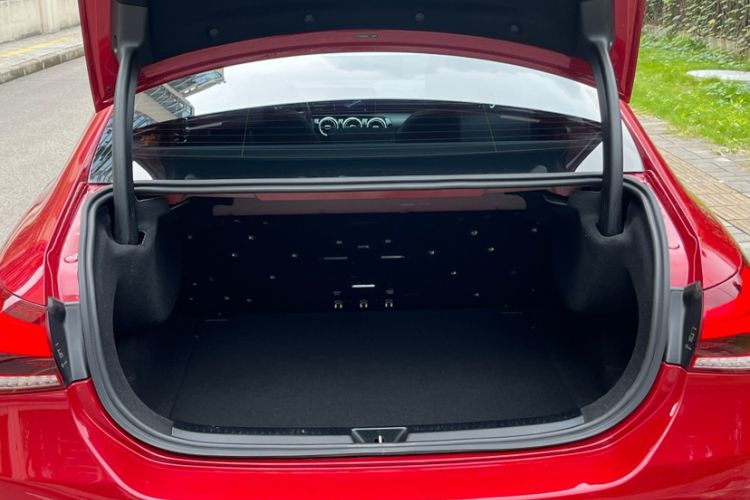 Used Mercedes-Benz A-Class 2020 Restyled A 200 L Sport Sedan Fashion Version Exterior 4