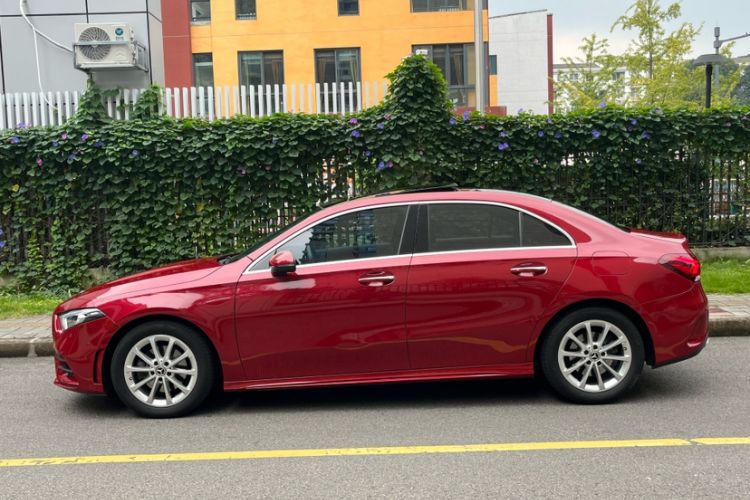 Used Mercedes-Benz A-Class 2020 Restyled A 200 L Sport Sedan Fashion Version Exterior 8