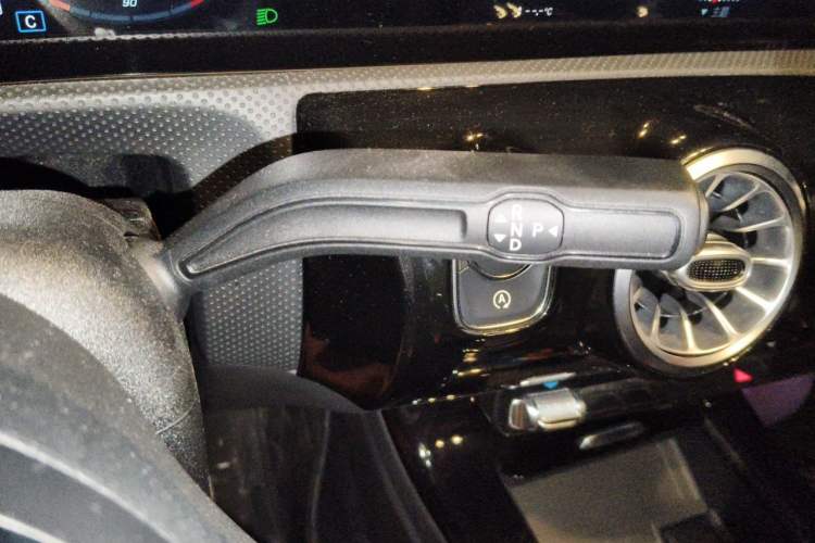 Used Mercedes-Benz A-Class 2020 Restyled A 200 L Sport Sedan Fashion Version Gear Lever