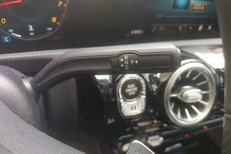 Used Mercedes-Benz A-Class 2020 Restyled A 200 L Sport Sedan Fashion Version Gear Lever