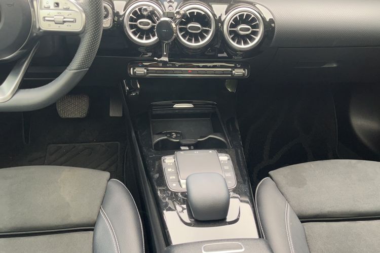 Used Mercedes-Benz A-Class 2020 Restyled A 200 L Sport Sedan Fashion Version Gear Lever