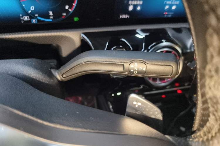 Used Mercedes-Benz A-Class 2020 Restyled A 200 L Sport Sedan Fashion Version Gear Lever