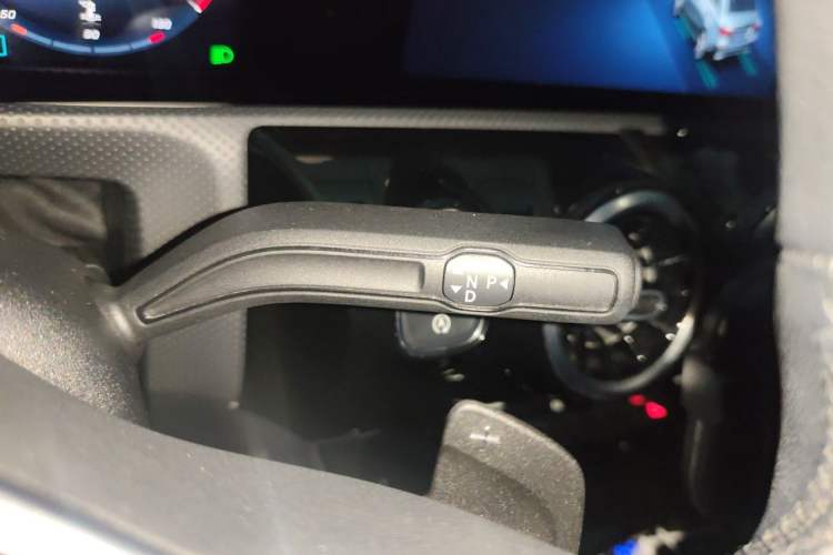 Used Mercedes-Benz A-Class 2020 Second Facelift A 180 L Sport Sedan Gear Lever