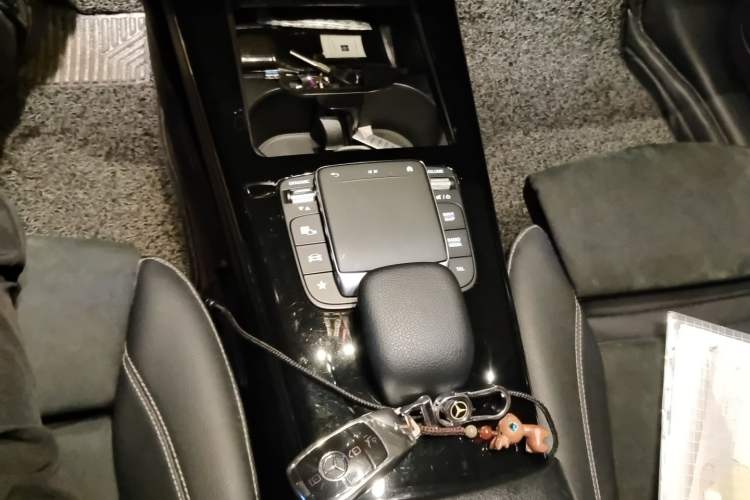 Used Mercedes-Benz A-Class 2020 Restyled A 200 L Sport Sedan Dynamic Version Gear Lever