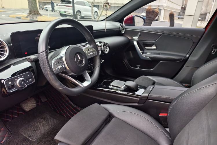 Used Mercedes-Benz A-Class 2020 Restyled A 200 L Sport Sedan Fashion Version Interior 1