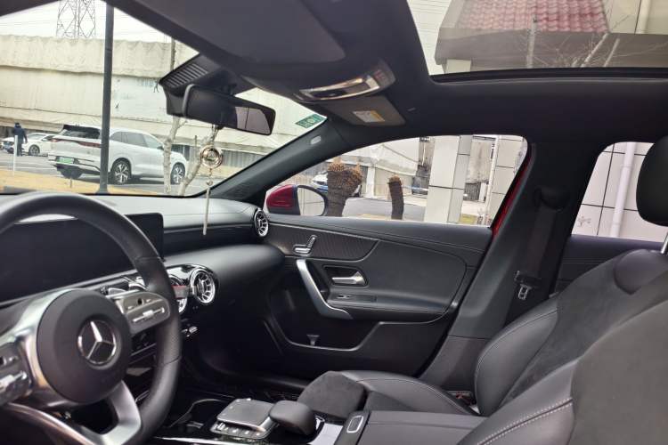 Used Mercedes-Benz A-Class 2020 Restyled A 200 L Sport Sedan Fashion Version Interior 2