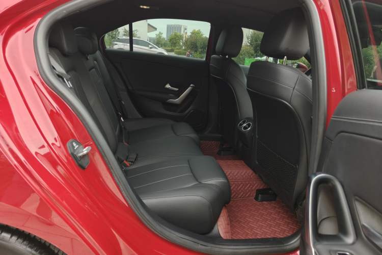 Used Mercedes-Benz A-Class 2020 Restyled A 200 L Sport Sedan Dynamic Version Interior 4
