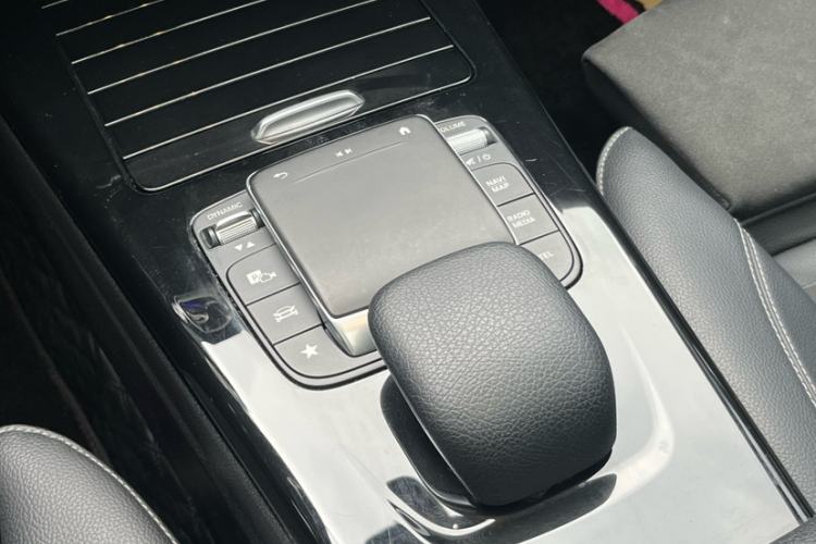 Used Mercedes-Benz A-Class 2020 Restyled A 200 L Sport Sedan Fashion Version Interior 9