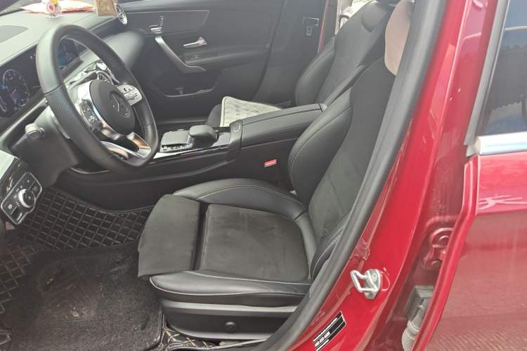 Used Mercedes-Benz A-Class 2020 Restyled A 200 L Sport Sedan Fashion Version Left Front Seat