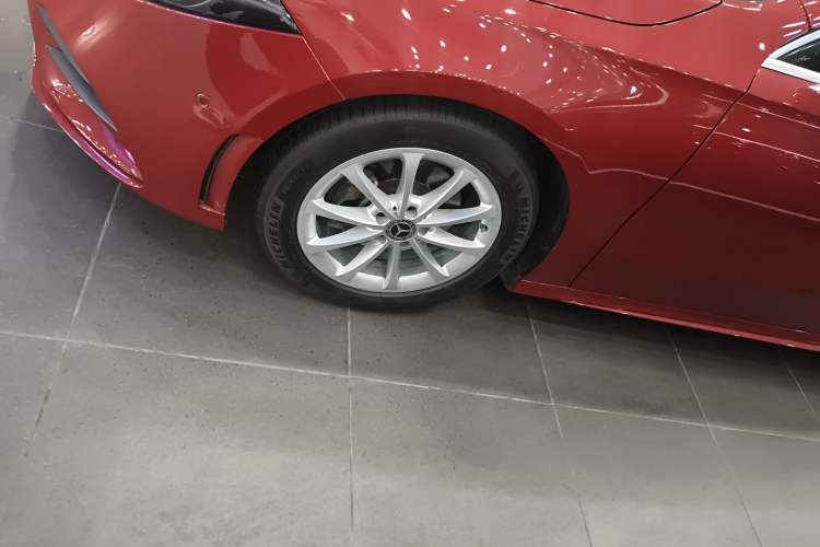 Used Mercedes-Benz A-Class 2020 A 200 L Sport Sedan Left Front Wheel Hub