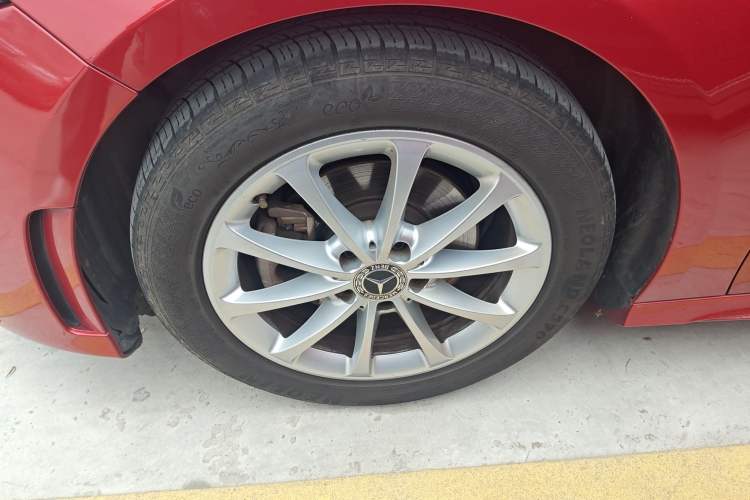 Used Mercedes-Benz A-Class 2020 A 200 L Sport Sedan Left Front Wheel Hub
