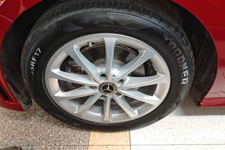 Used Mercedes-Benz A-Class 2020 Restyled A 200 L Sport Sedan Fashion Version Left Front Wheel Hub