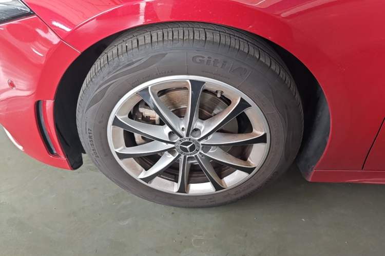 Used Mercedes-Benz A-Class 2020 Restyled A 200 L Sport Sedan Dynamic Version Left Front Wheel Hub