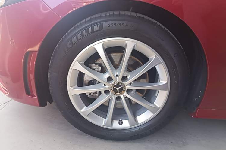 Used Mercedes-Benz A-Class 2020 Restyled A 200 L Sport Sedan Dynamic Version Left Front Wheel Hub
