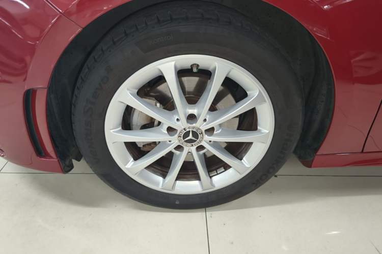 Used Mercedes-Benz A-Class 2020 Restyled A 200 L Sport Sedan Fashion Version Left Front Wheel Hub