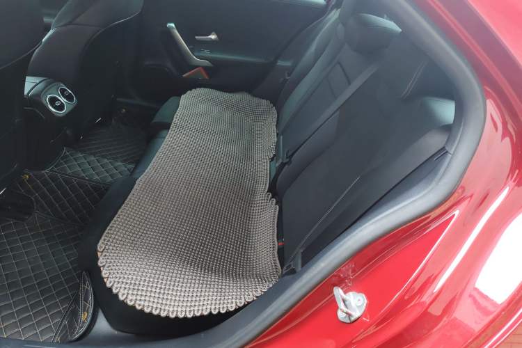 Used Mercedes-Benz A-Class 2020 Restyled A 200 L Sport Sedan Fashion Version Left Rear Seat