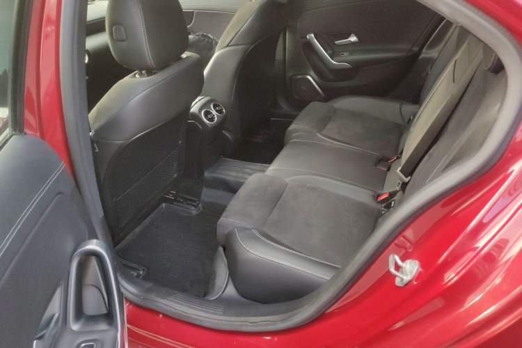Used Mercedes-Benz A-Class 2020 Restyled A 200 L Sport Sedan Fashion Version Left Rear Seat