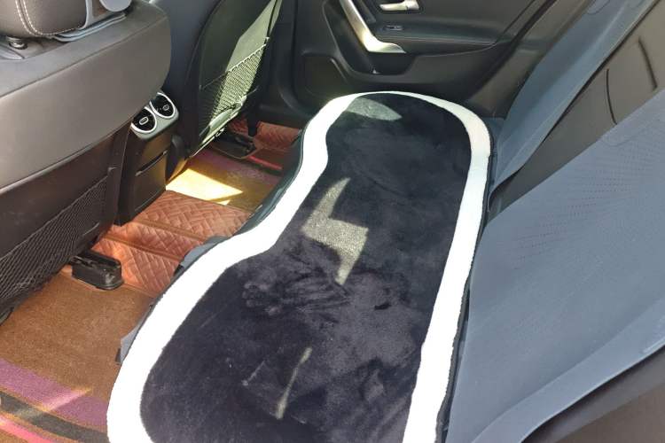 Used Mercedes-Benz A-Class 2020 Restyled A 200 L Sport Sedan Fashion Version Left Rear Seat