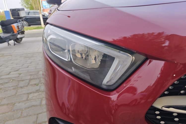Used Mercedes-Benz A-Class 2020 Restyled A 200 L Sport Sedan Fashion Version Right Front Headlight