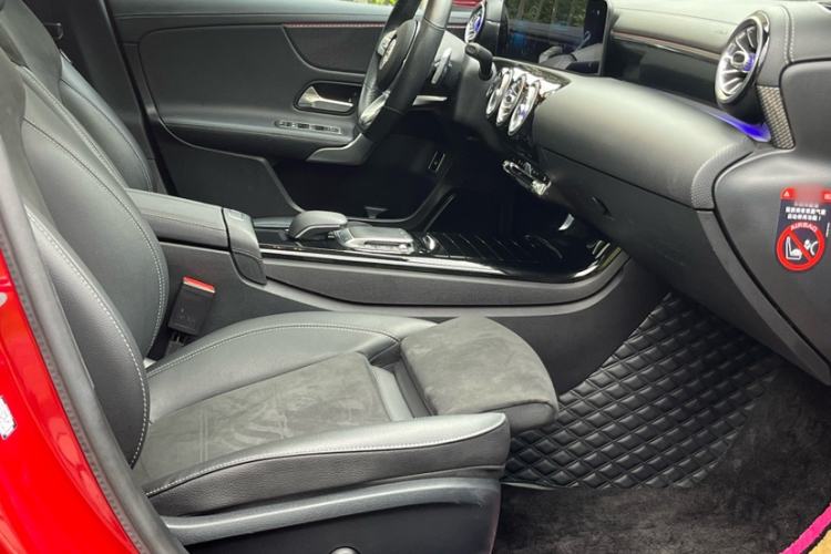 Used Mercedes-Benz A-Class 2020 Restyled A 200 L Sport Sedan Fashion Version Right Front Seat