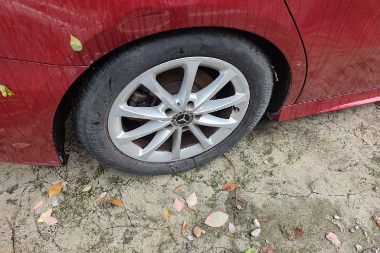 Used Mercedes-Benz A-Class 2020 Restyled A 200 L Sport Sedan Fashion Version Right Front Wheel Hub