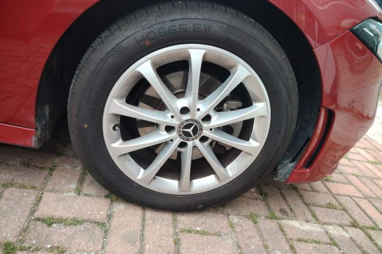 Used Mercedes-Benz A-Class 2020 Restyled A 200 L Sport Sedan Fashion Version Right Front Wheel Hub