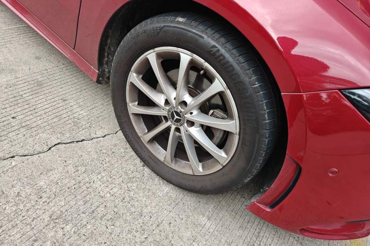 Used Mercedes-Benz A-Class 2020 Restyled A 200 L Sport Sedan Fashion Version Right Front Wheel Hub