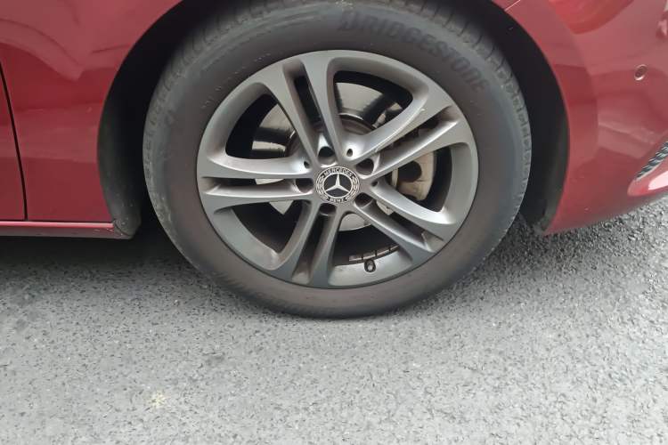Used Mercedes-Benz A-Class 2020 A 200 L Right Front Wheel Hub
