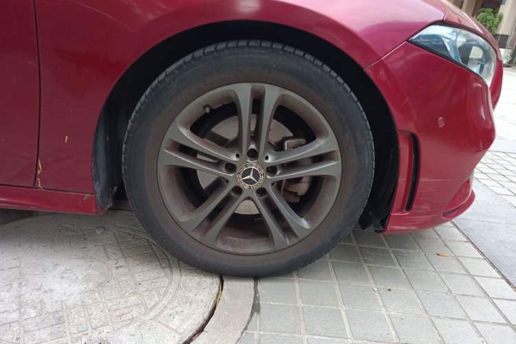 Used Mercedes-Benz A-Class 2020 Facelift A 180 L Sport Sedan Special Configuration Right Front Wheel Hub