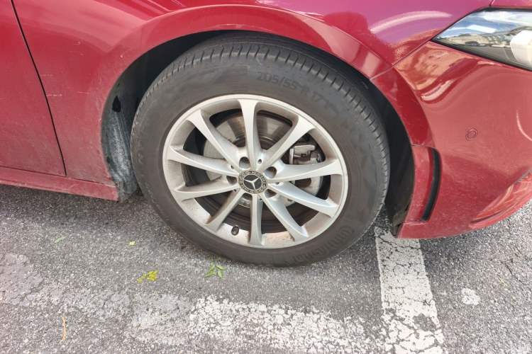 Used Mercedes-Benz A-Class 2020 Restyled A 200 L Sport Sedan Fashion Version Right Front Wheel Hub